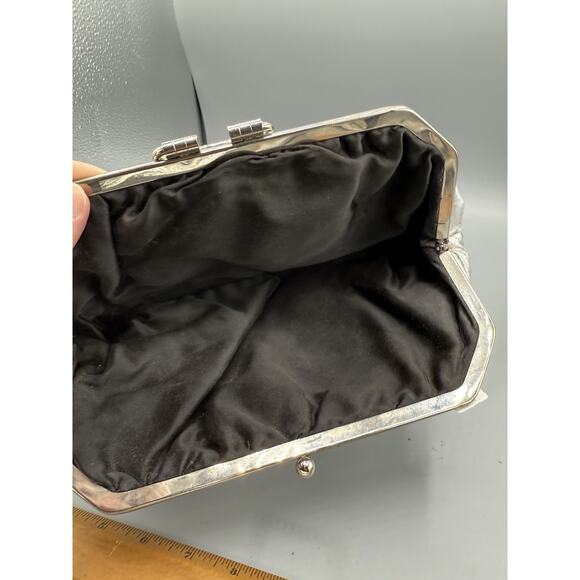 Vintage Silver Metallic Ruched Kiss Lock Clutch Purse Evening Bag ~ 11” - Picture 3 of 6